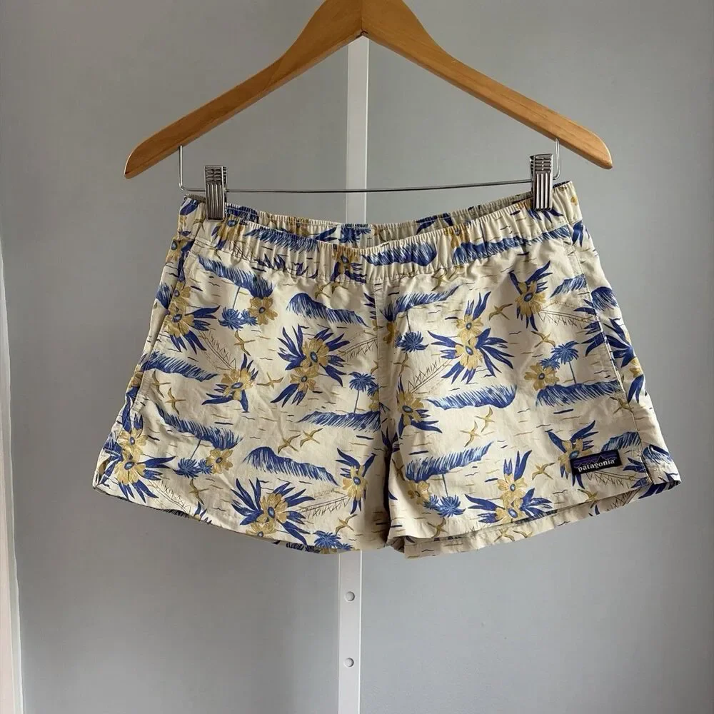 Patagonia Women’s Barely Baggies Shorts Size Small Tropical Hawaiian Print